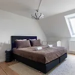 شقة Cozy 2 Bedroom In Peaceful Neighbourhood *
