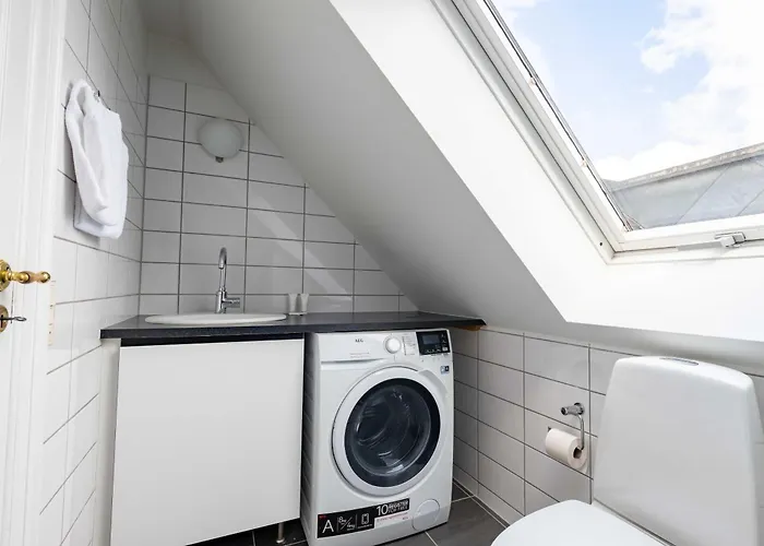 Cozy 2 Bedroom In Peaceful Neighbourhood