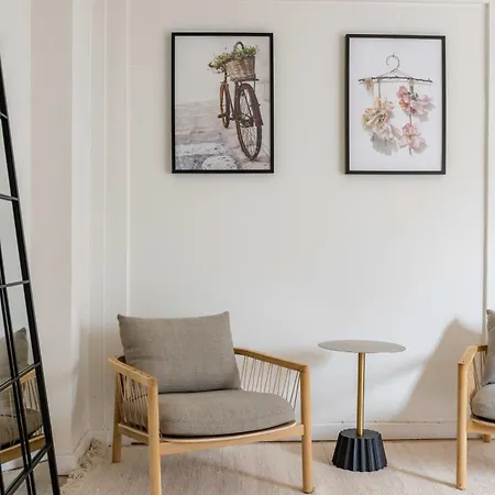 Cozy 2 Bedroom In Peaceful Neighbourhood