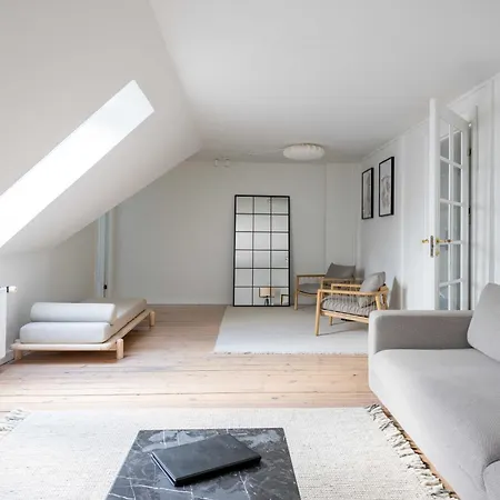 Lägenhet Cozy 2 Bedroom In Peaceful Neighbourhood *