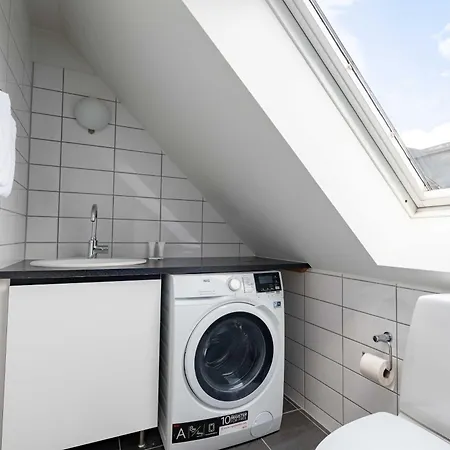 Cozy 2 Bedroom In Peaceful Neighbourhood