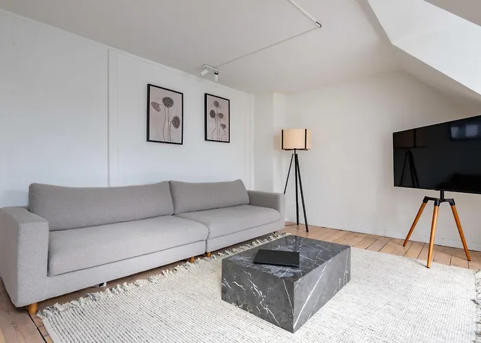 Cozy 2 Bedroom In Peaceful Neighbourhood Lejlighed