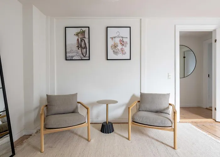 Cozy 2 Bedroom In Peaceful Neighbourhood * København