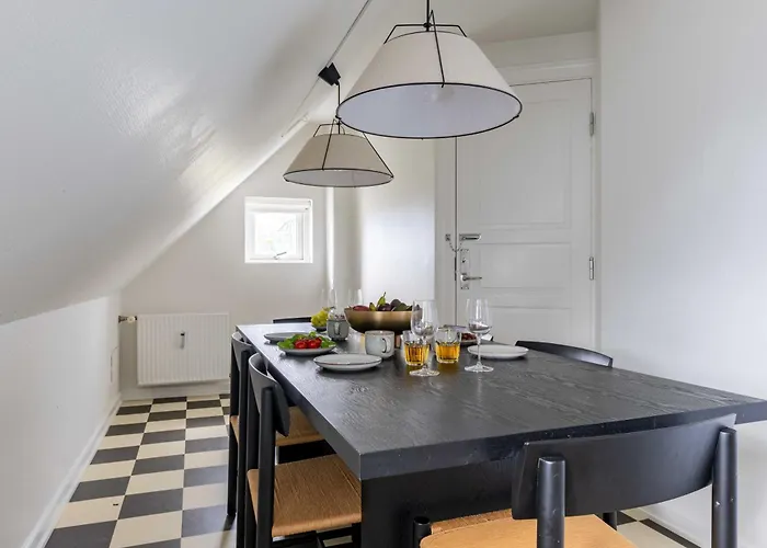 Cozy 2 Bedroom In Peaceful Neighbourhood Lejlighed