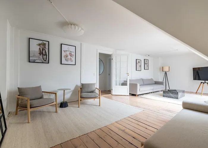 Cozy 2 Bedroom In Peaceful Neighbourhood * København
