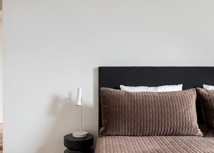 Cozy 2 Bedroom In Peaceful Neighbourhood