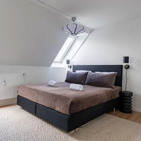 Cozy 2 Bedroom In Peaceful Neighbourhood Apartamento *