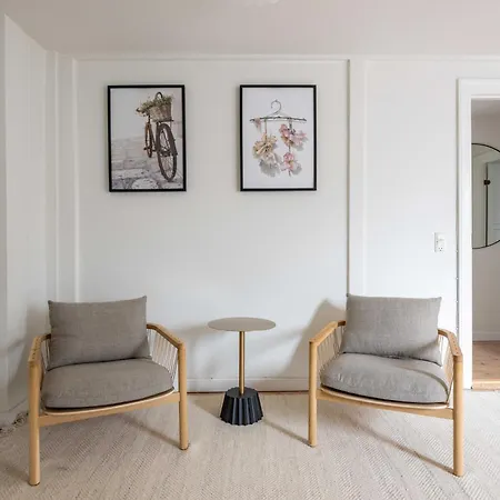 Cozy 2 Bedroom In Peaceful Neighbourhood * Copenhaga
