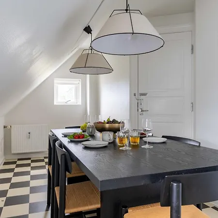 Cozy 2 Bedroom In Peaceful Neighbourhood Apartamento