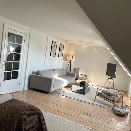 Cozy 2 Bedroom In Peaceful Neighbourhood Apartamento